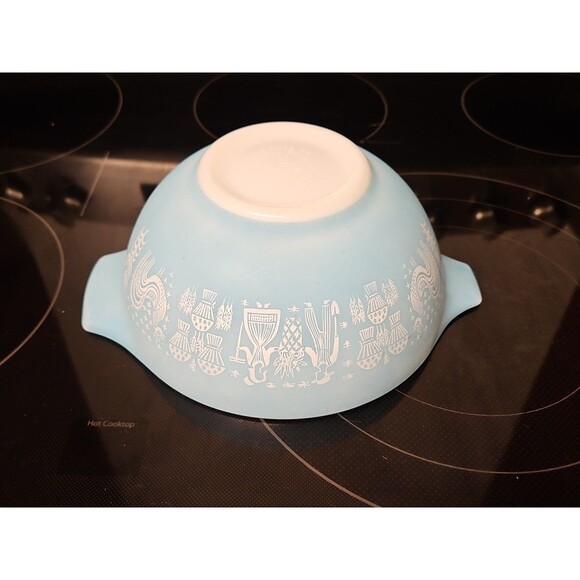 Pyrex Amish Butterprint White on Turquoise 1 1/2 qt Cinderella Mixing Bowl #442 - Picture 6 of 14